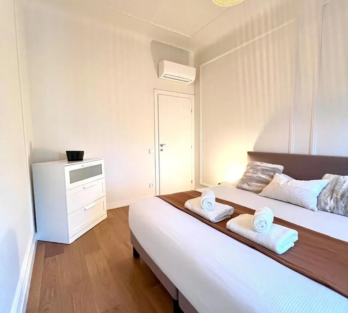 Au Port De Nice Sublime 2 Pieces Renove A Neuf Climatise