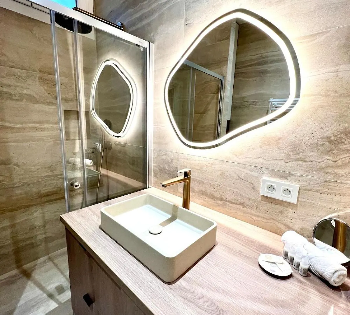 Apartment Au Port De Nice Sublime 2 Pieces Renove A Neuf Climatise